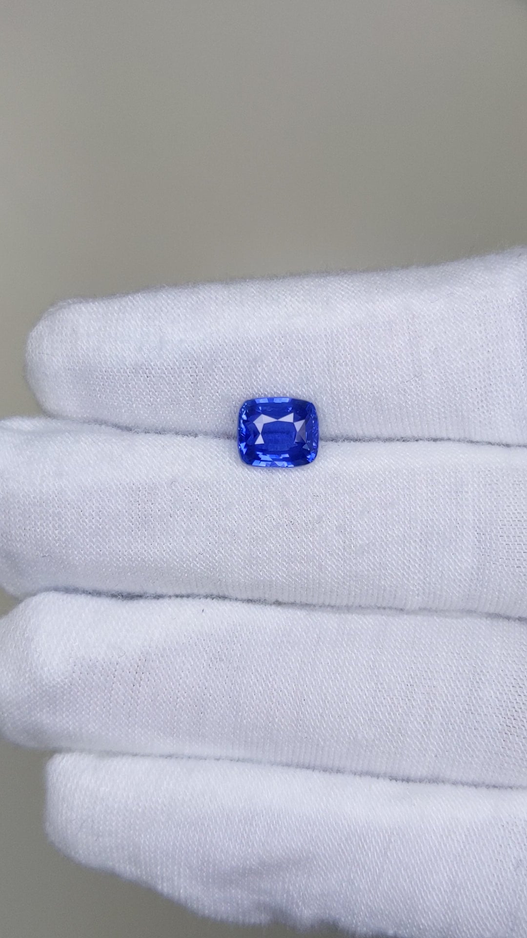 3 Carat Cushion Cut No Heat Medium Blue Sapphire Loose Gemstone GIA Certified Video 2