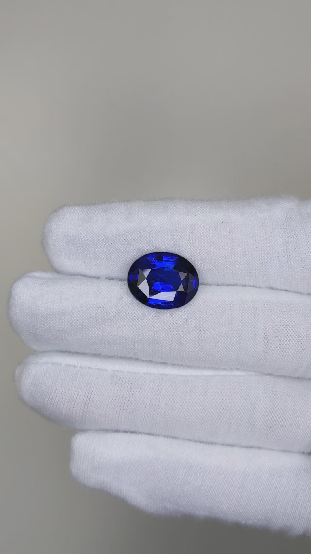 10.10 Carat Oval Cut Heat Royal Blue Sapphire Loose Gemstone Far view video