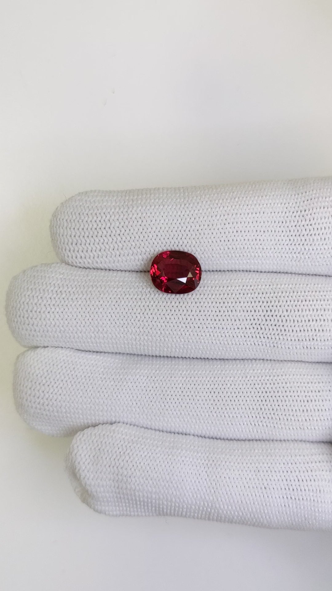 3.19 Carats Oval Cut Heat Pigeon Blood Red Ruby Loose Gemstone Far Video