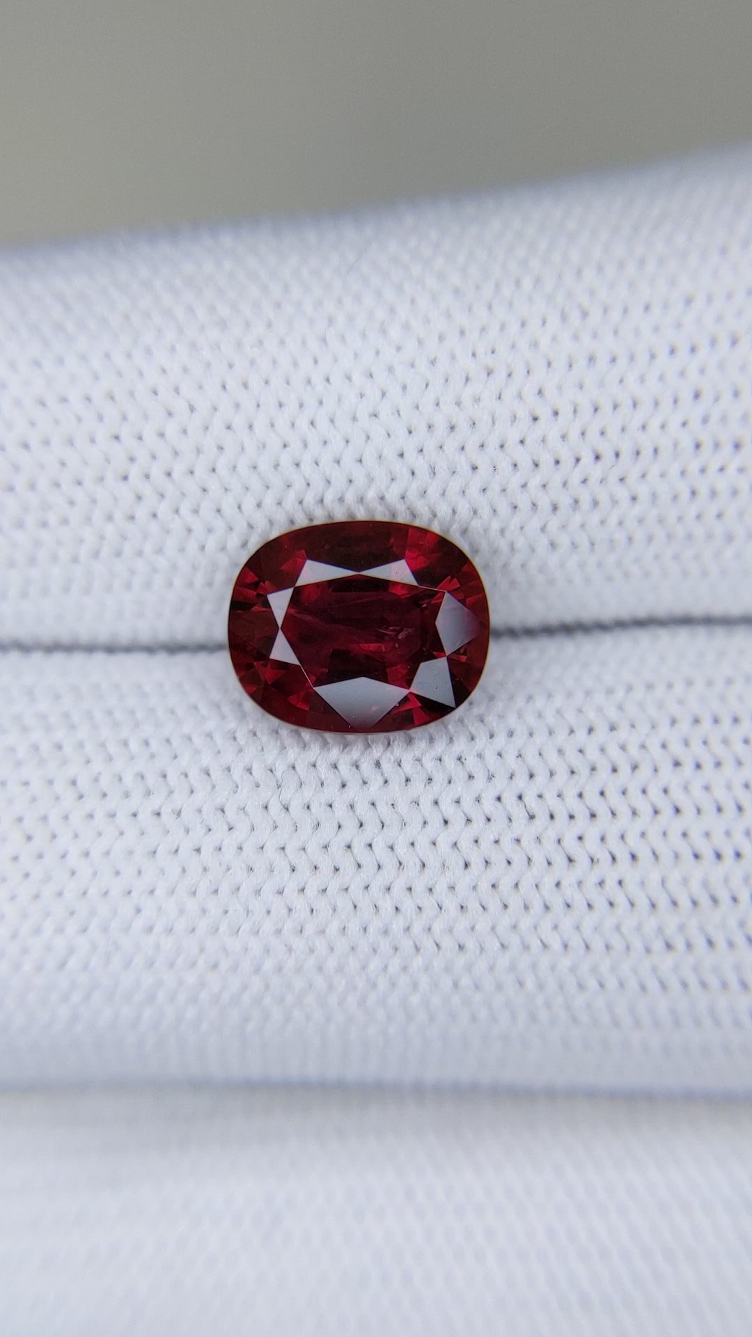 3.31 Carats Oval Cut Heat Pigeon Blood Red Ruby Loose Gemstone Bellerophon Video 1