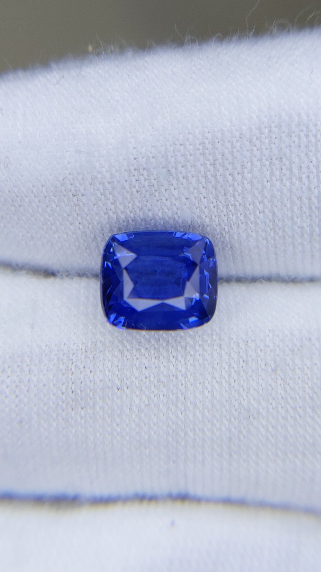 3 Carat Cushion Cut No Heat Medium Blue Sapphire Loose Gemstone GIA Certified Video 1