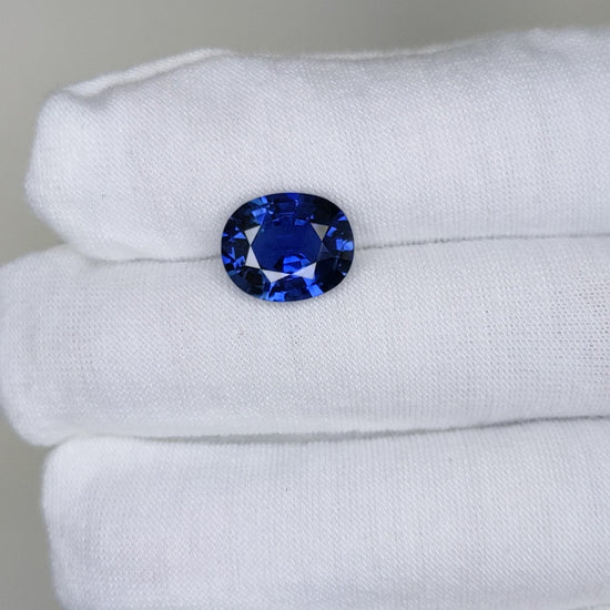 6.41 Carat Oval Cut Heat Medium Blue Sapphire Loose Gemstone GRS Video 2