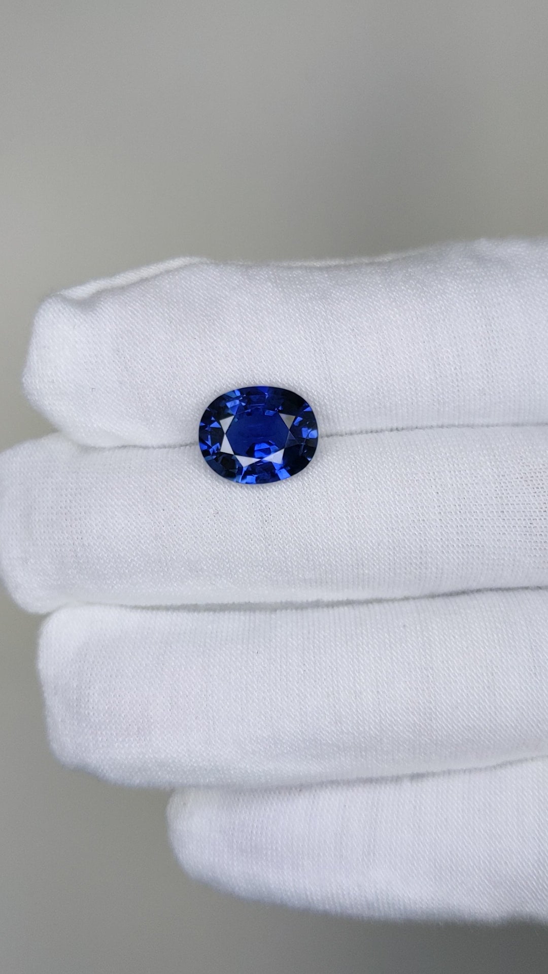 6.41 Carat Oval Cut Heat Medium Blue Sapphire Loose Gemstone GRS Video 2