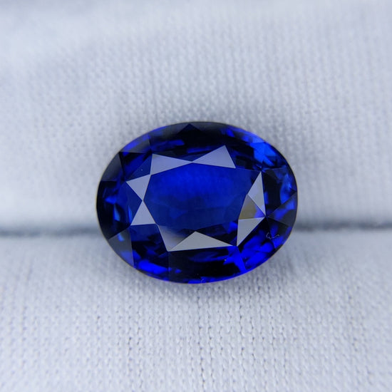 8.96 Carat Oval Cut Heat Royal Blue Sapphire Loose Gemstone GRS Close Video