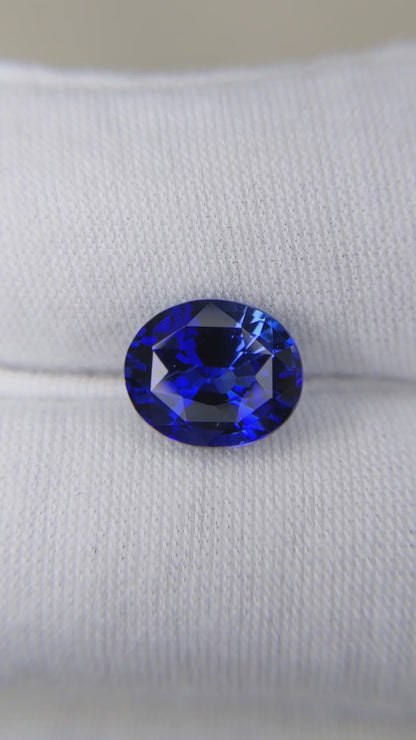 4.52 Carat Oval Cut Heat Royal Blue Sapphire Loose Gemstone Video 1