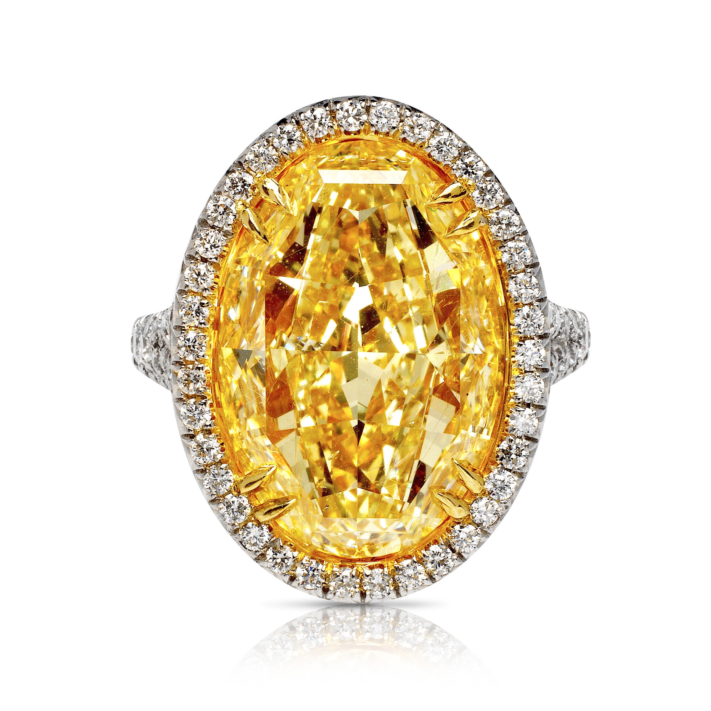 Round 18 Kt Yellow Gold Oval Net Diamond Ring at Rs 24621 in New