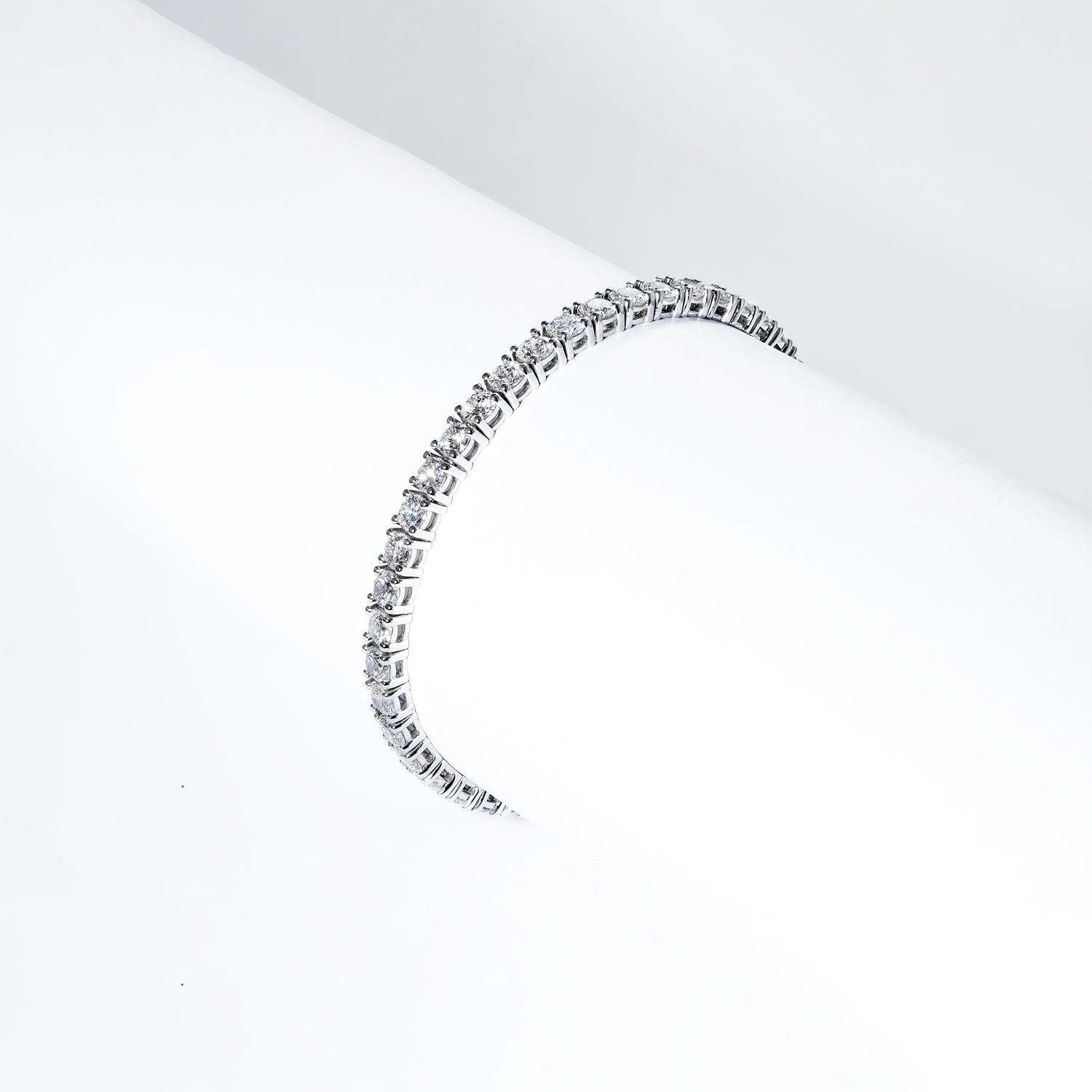 Libby 9 Carat Round Brilliant Lab Grown Single Row Diamond Bracelet in 14k White Gold