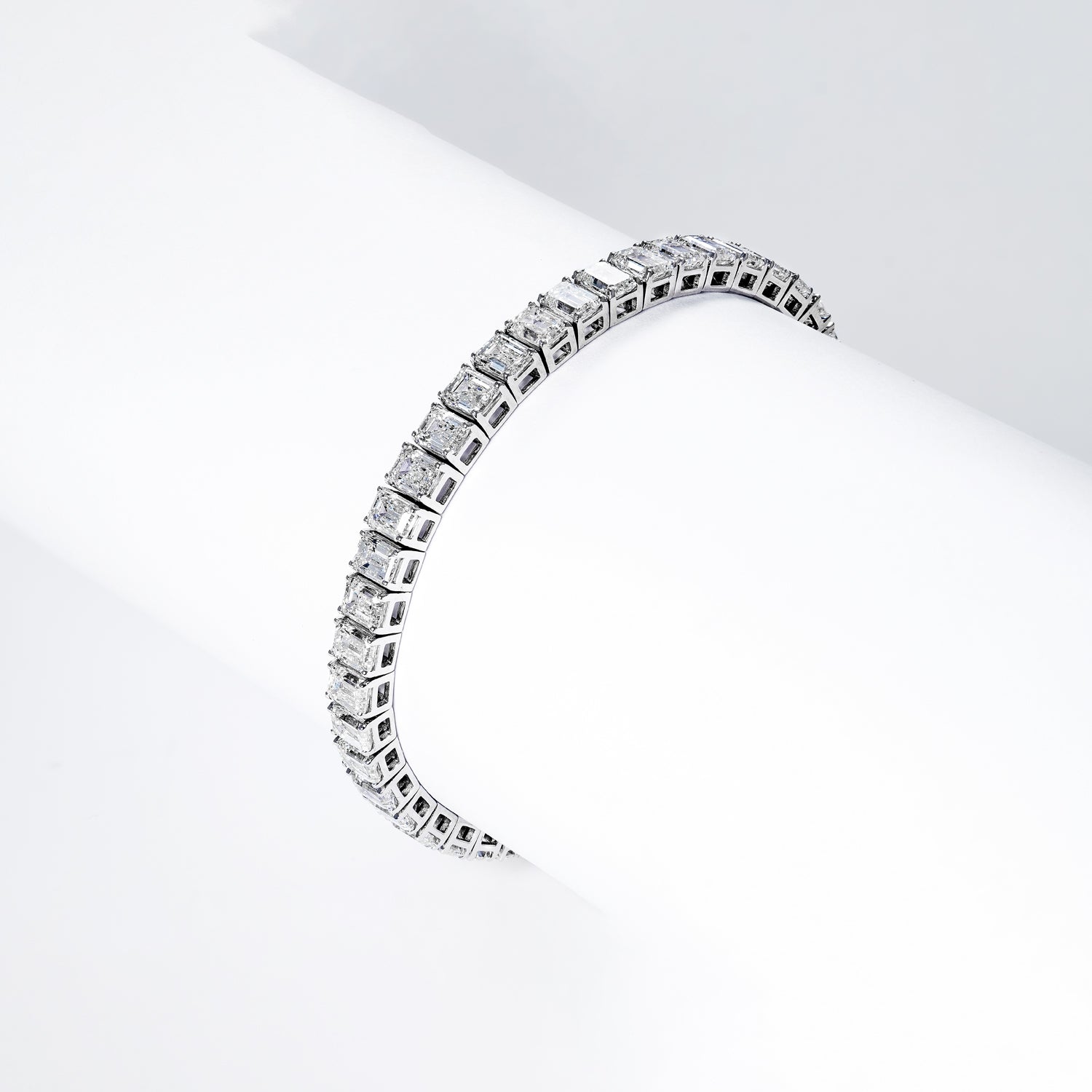 18 carat diamond tennis bracelet Clearance