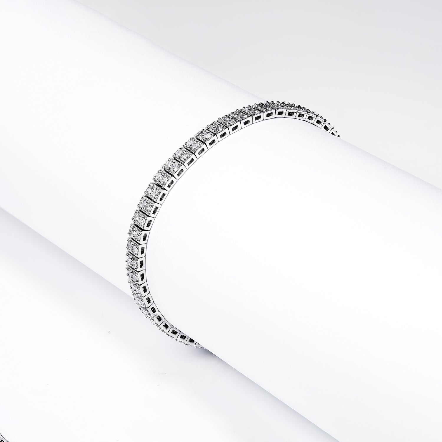 Cleo 3 Carat Round Brilliant Single Row Diamond Tennis Bracelet in 14k White Gold