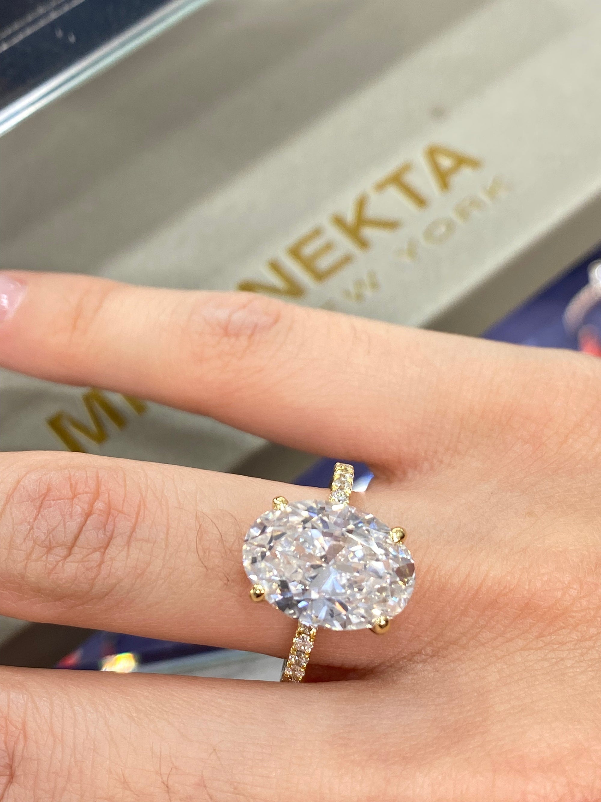 6 carat Cushion Cut Diamond Engagement Ring – Ascot Diamonds