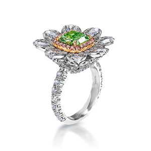 FLOR 6 CARAT RADIANT CUT  VVS2 CLARITY FANCY GREEN DIAMOND ENGAGEMENT RING PLATINUM GIA CERTIFIED Side View